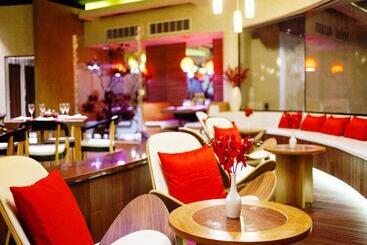 هتل The Reef Coco Beach