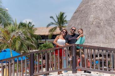 هتل The Reef Coco Beach