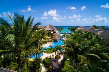 هتل The Reef Coco Beach