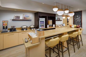 هتل Towneplace Suites Manchesterboston Regional Airport