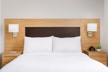 هتل Towneplace Suites Manchesterboston Regional Airport