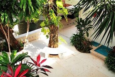 هتل Tropical