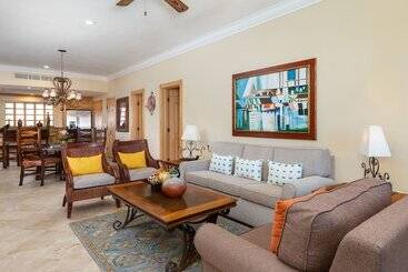 هتل Villa La Estancia Beach Resort & Spa