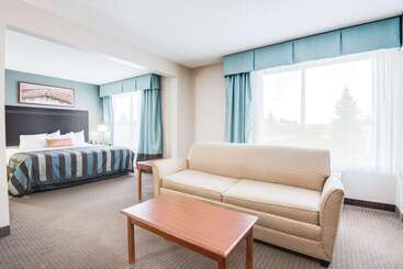 هتل Wingate By Wyndham Gillette Near Camplex