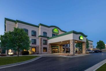 هتل Wingate By Wyndham Gillette Near Camplex
