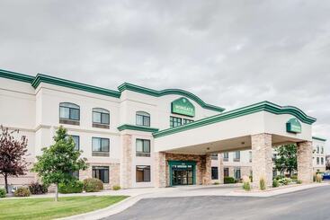 هتل Wingate By Wyndham Gillette Near Camplex
