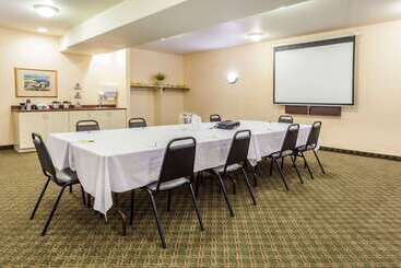 مُتل Super 8 By Wyndham Amherst Ns