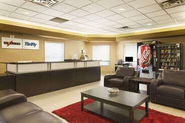 مُتل Super 8 By Wyndham Edmonton International Airport
