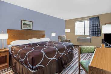 مُتل Super 8 By Wyndham Kamloops On The Hill