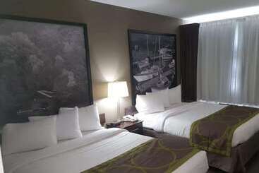مُتل Super 8 By Wyndham Sarnia On
