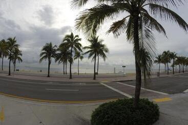 Silver Seas Beach Resort