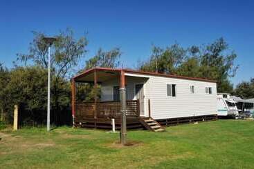 هتل Nrma Stockton Beach Holiday Park