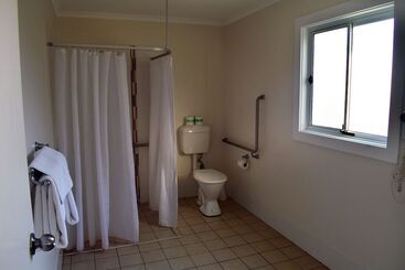 هتل Nrma Stockton Beach Holiday Park