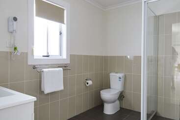 هتل Nrma Stockton Beach Holiday Park