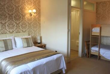 هتل Batch Country House