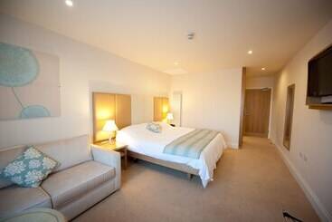 هتل Batch Country House