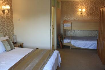 هتل Batch Country House