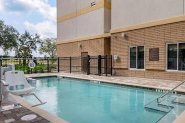 هتل Comfort Suites Daytona Beach Speedway
