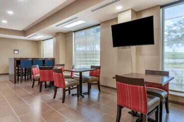 هتل Comfort Suites Daytona Beach Speedway