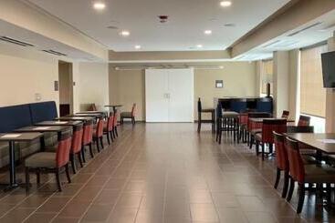 هتل Comfort Suites Daytona Beach Speedway