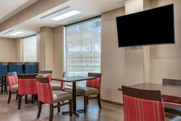 هتل Comfort Suites Daytona Beach Speedway
