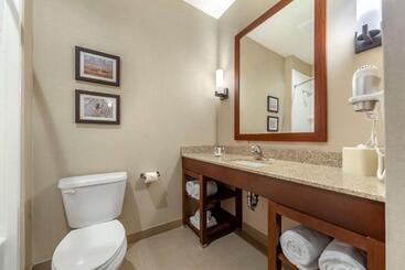 هتل Comfort Suites
