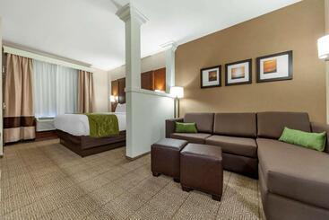 هتل Comfort Suites