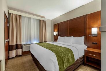 هتل Comfort Suites