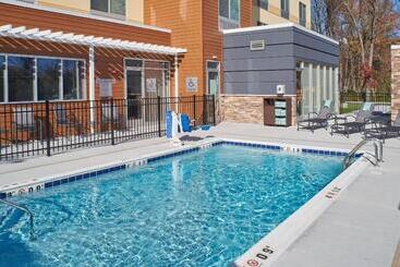 هتل Fairfield Inn & Suites By Marriott Louisville Jeffersonville