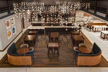 هتل Hilton Garden Inn Kalamazoo
