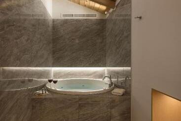 هتل Mirabile Luxury Suites