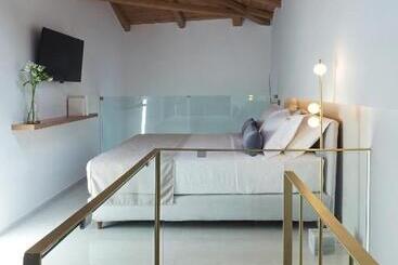 هتل Mirabile Luxury Suites