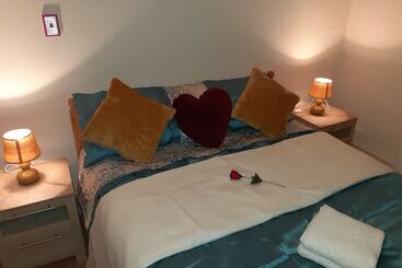 هتل Phoenix Nights Guest House