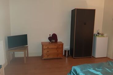 هتل Phoenix Nights Guest House