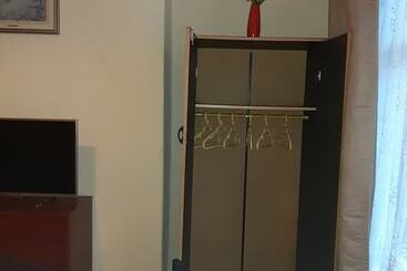 هتل Phoenix Nights Guest House
