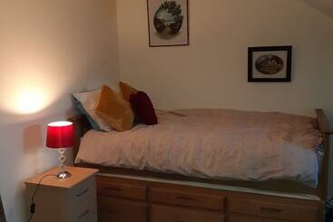هتل Phoenix Nights Guest House