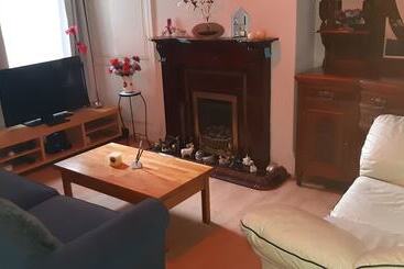 هتل Phoenix Nights Guest House