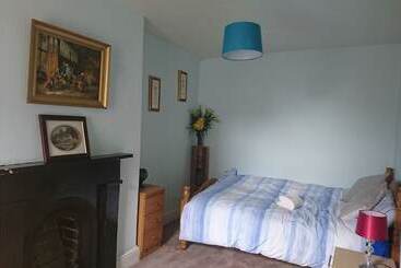 هتل Phoenix Nights Guest House