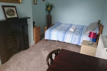 هتل Phoenix Nights Guest House