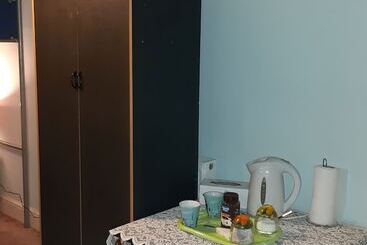 هتل Phoenix Nights Guest House