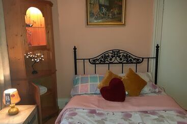 هتل Phoenix Nights Guest House