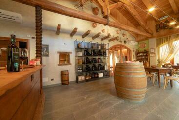 田舎風ホテル Winefarm La Source