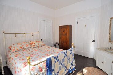 Manor At Berkeley Springs