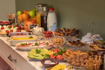 Nika Otel & Cafe