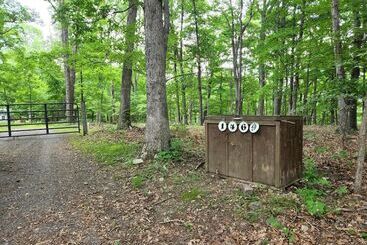 Pondview Cabin   Log Cabin Retreat