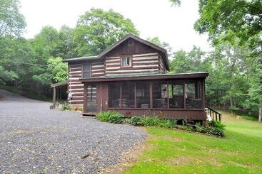 Pondview Cabin   Log Cabin Retreat