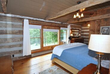 Pondview Cabin Log Cabin Retreat