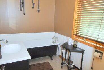 Sqyrls Nest   3br Retreat With A Hot Tub