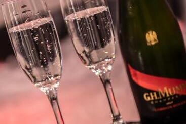 Appart Hotel Glam88 Suites Avec Spa Et Sauna Privatif