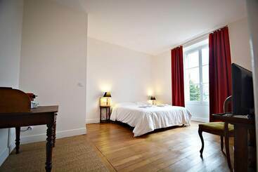 تختخواب و صبحانه Le Clos Des Ormeaux